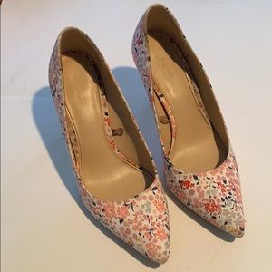 Floral high heels 👠